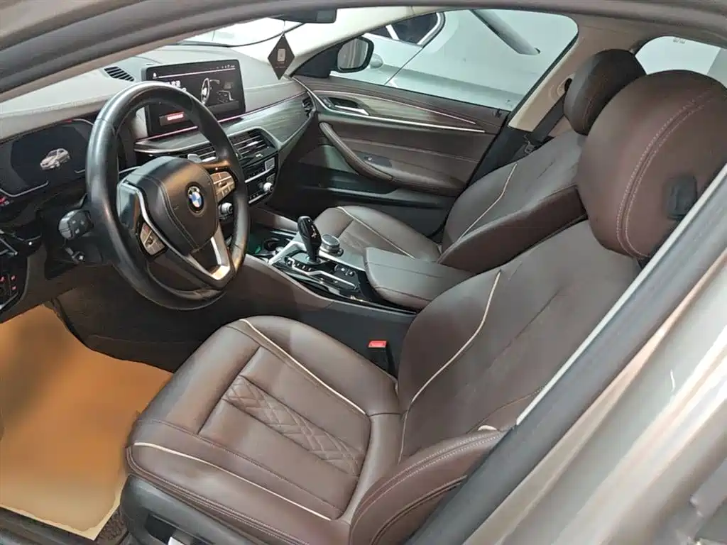 BMW 5 Series 2021 — фото 15