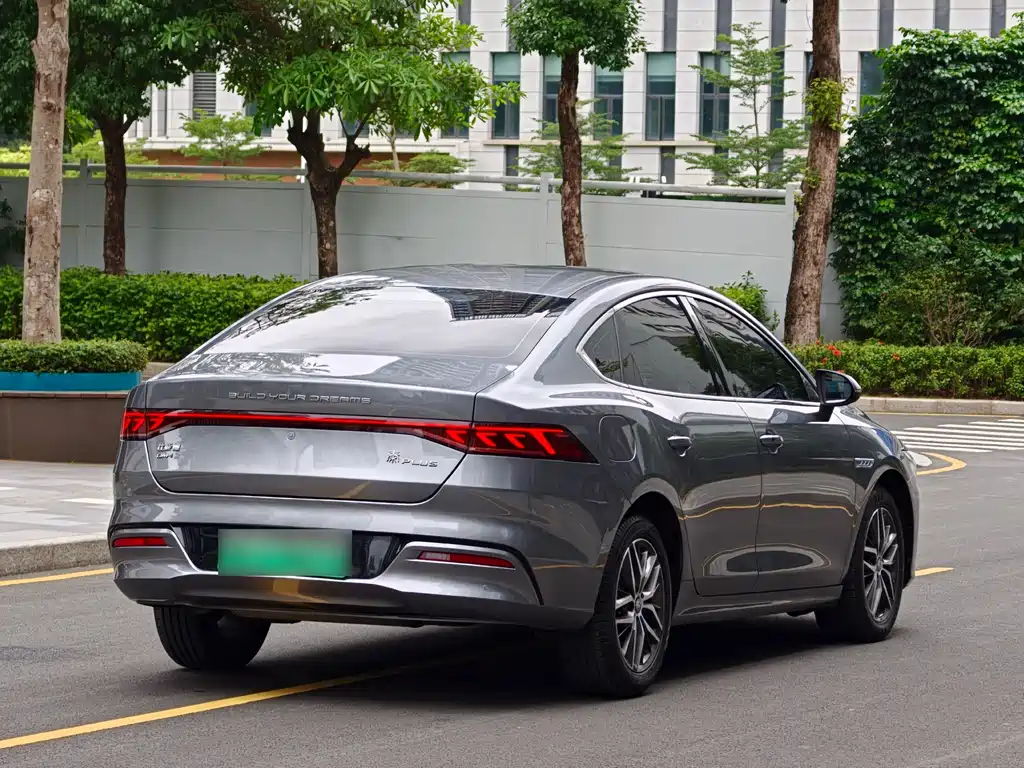 BYD Qin PLUS 2022 — фото 11