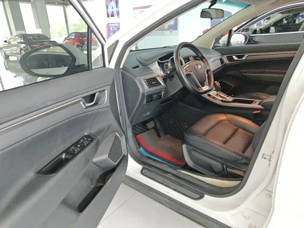 Geely Emgrand GS 2018 — фото 16