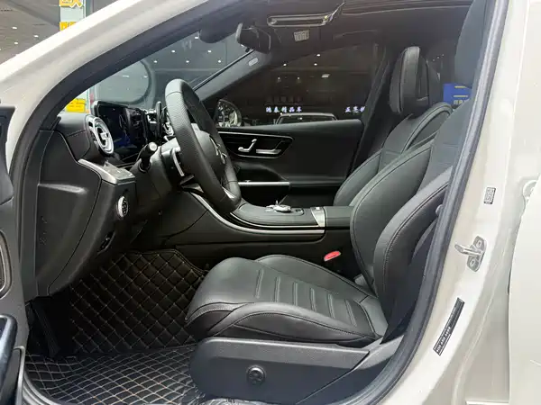Mercedes-Benz C-Class 2024