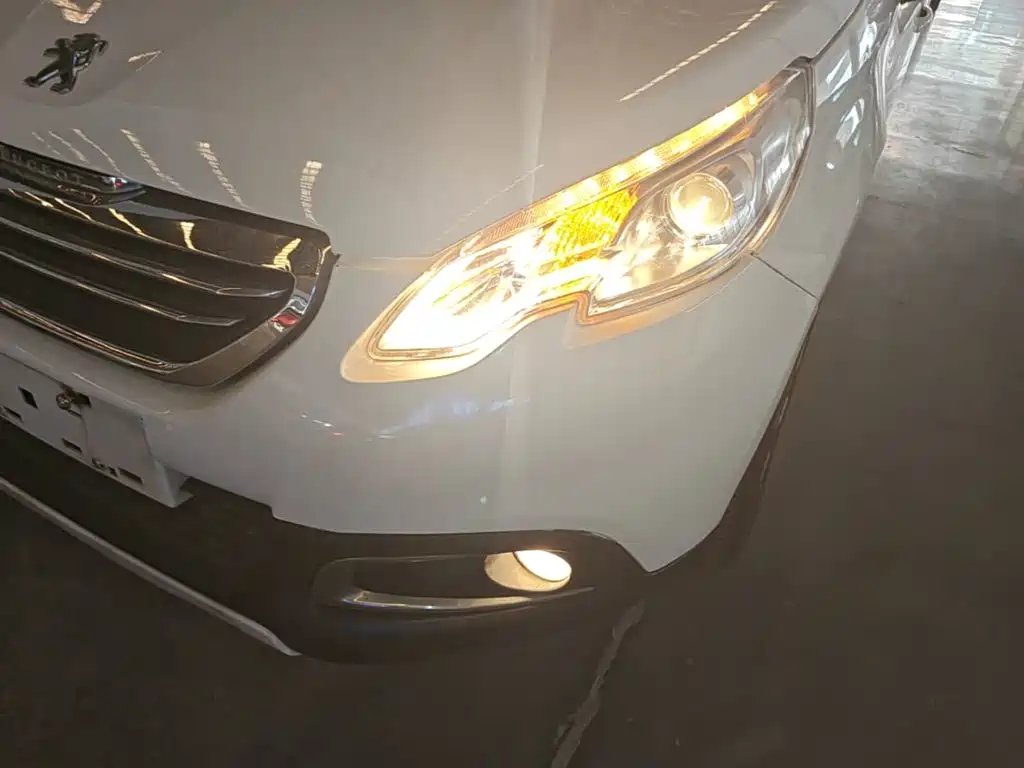Peugeot 2008 2015 — фото 24