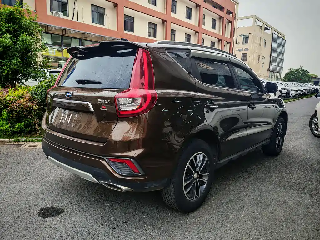 Geely Vision X6 2018 — фото 17