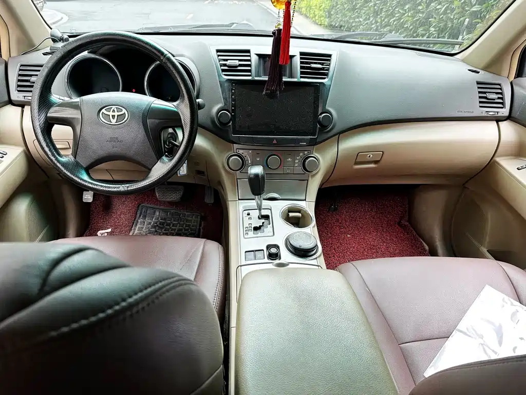 Toyota Highlander 2012 — фото 16