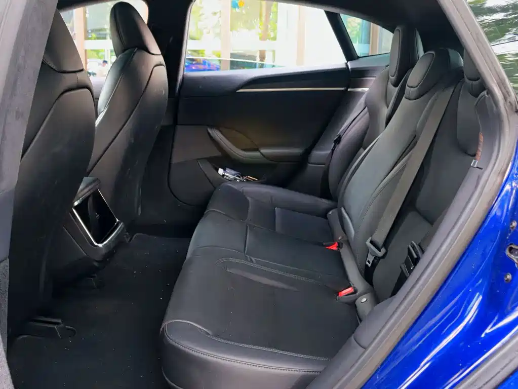 Tesla Model S 2023