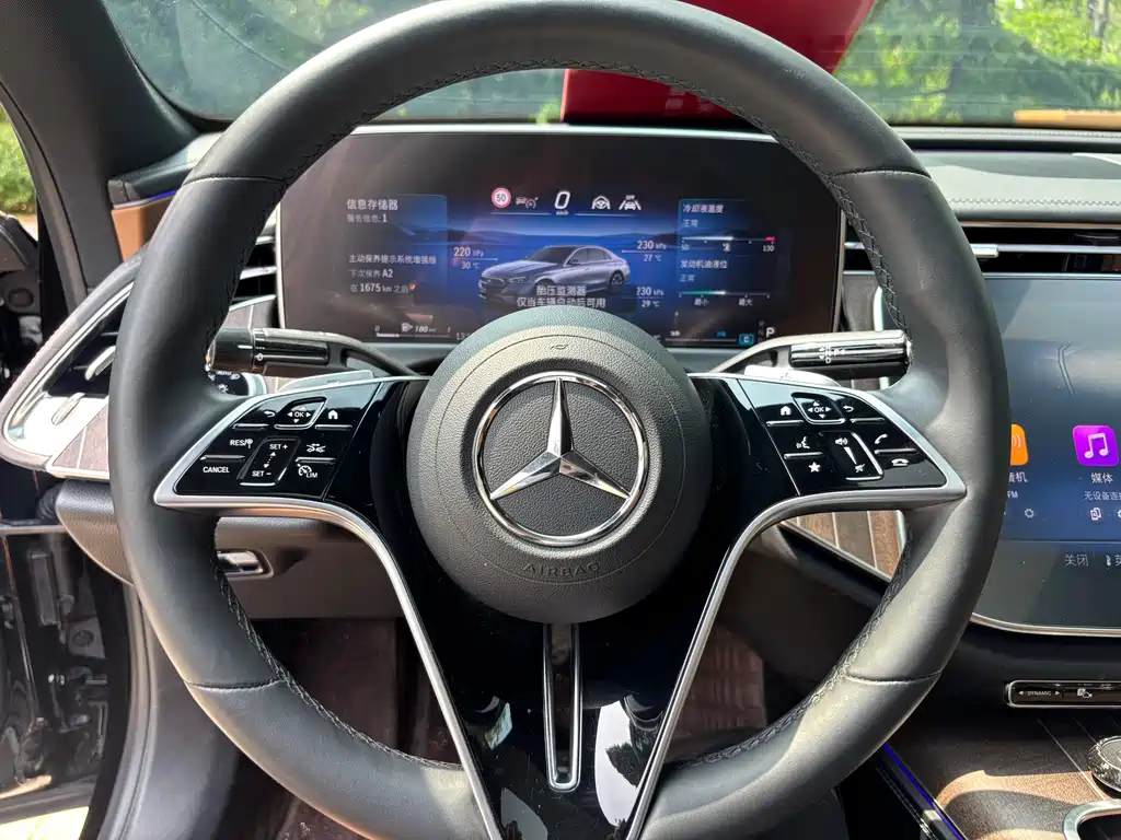 Mercedes-Benz E-Class 2025 — фото 10
