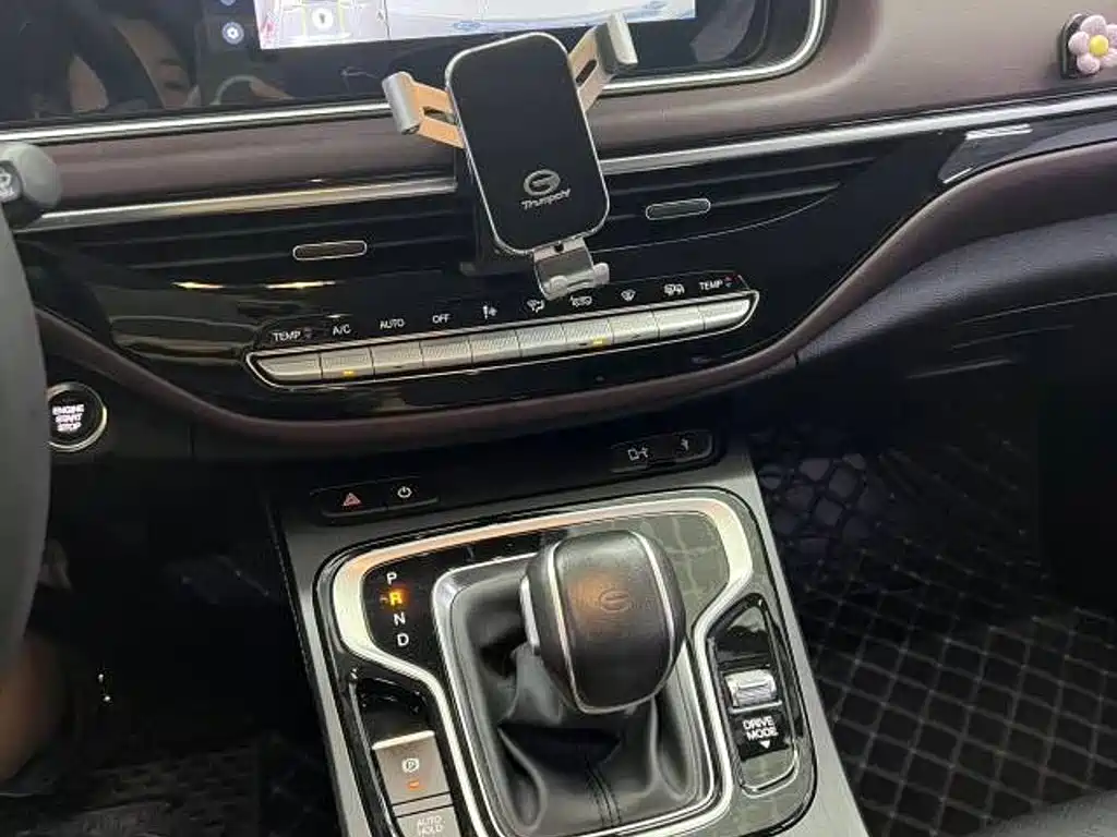 GAC Trumpchi M6 2022 — фото 11