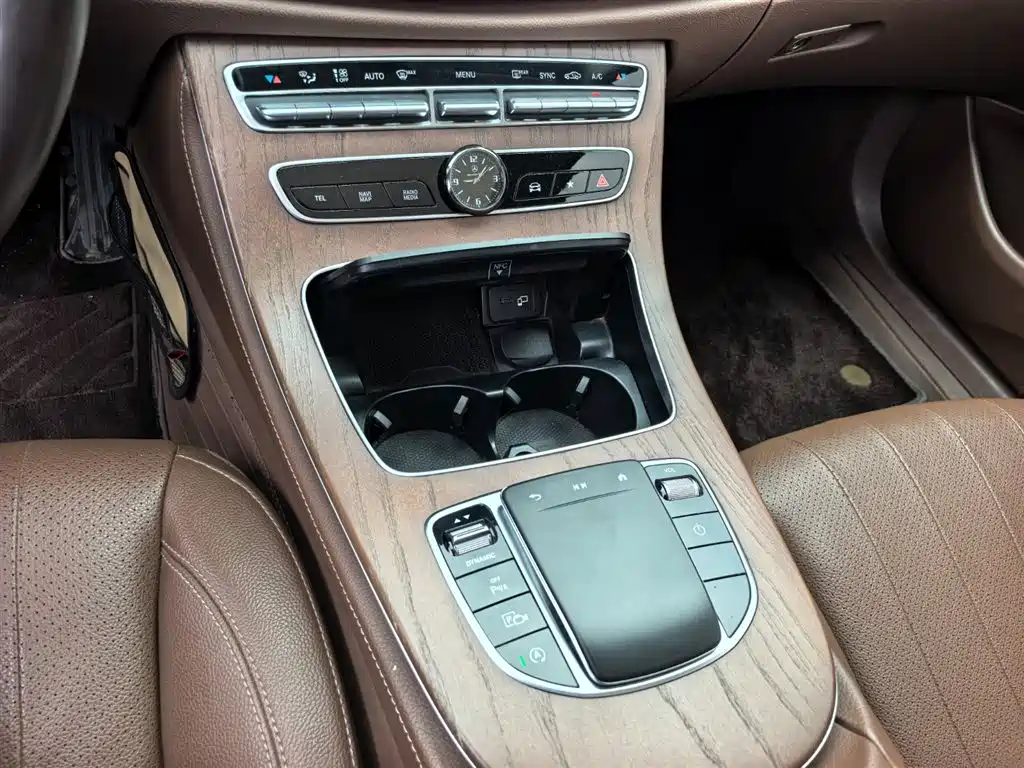 Mercedes-Benz E-Class 2023 — фото 14