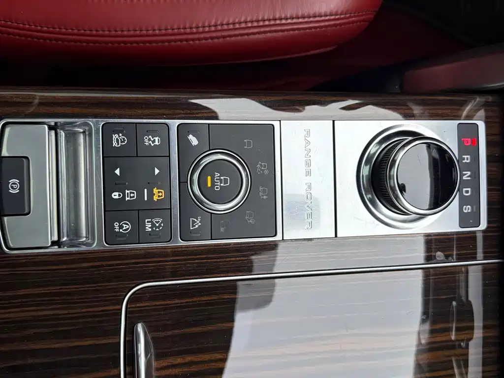 Land Rover Range Rover 2018 — фото 11