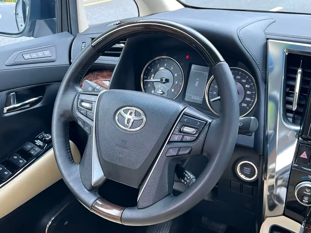 Toyota Alphard 2018 — фото 15