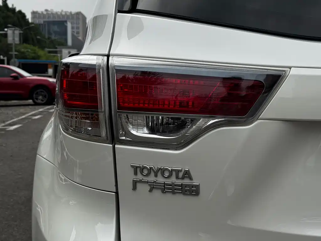 Toyota Highlander 2017 — фото 31