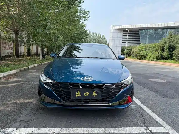 Hyundai Elantra 2022