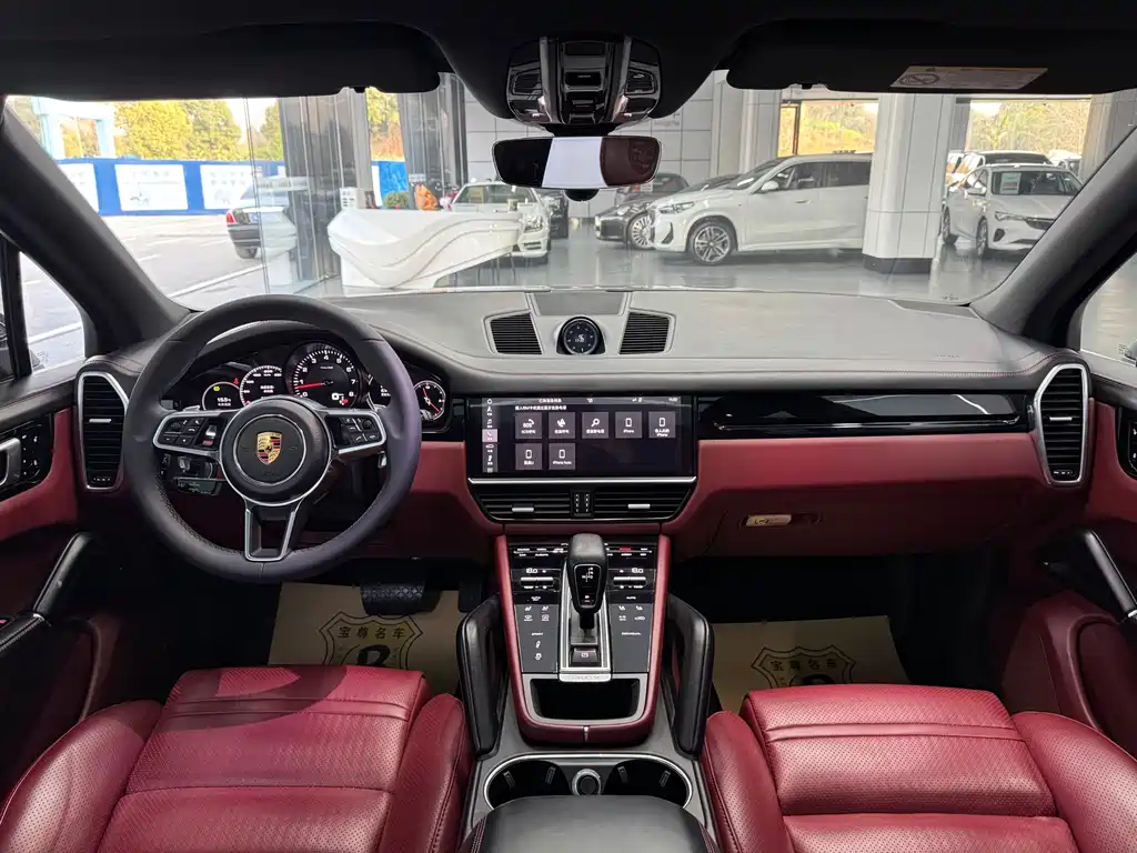 Porsche Cayenne 2018 — фото 10