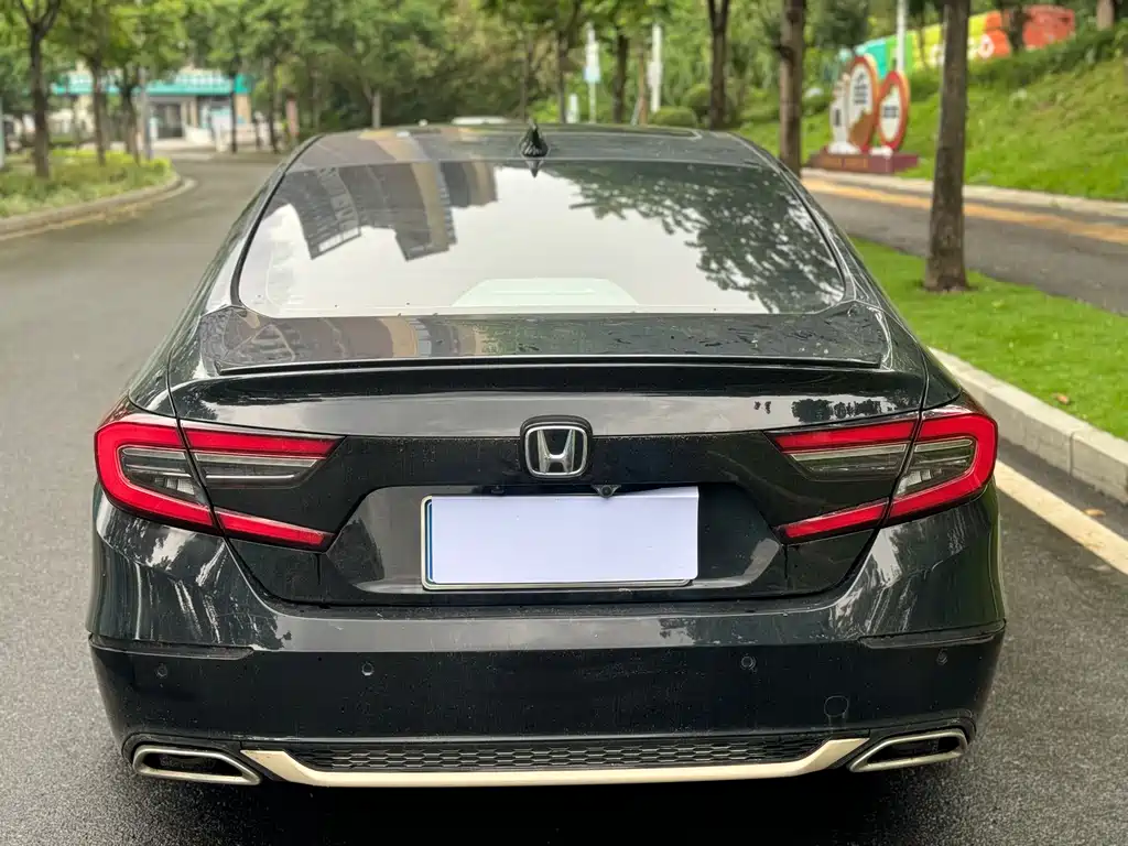 Honda Accord 2022 — фото 6
