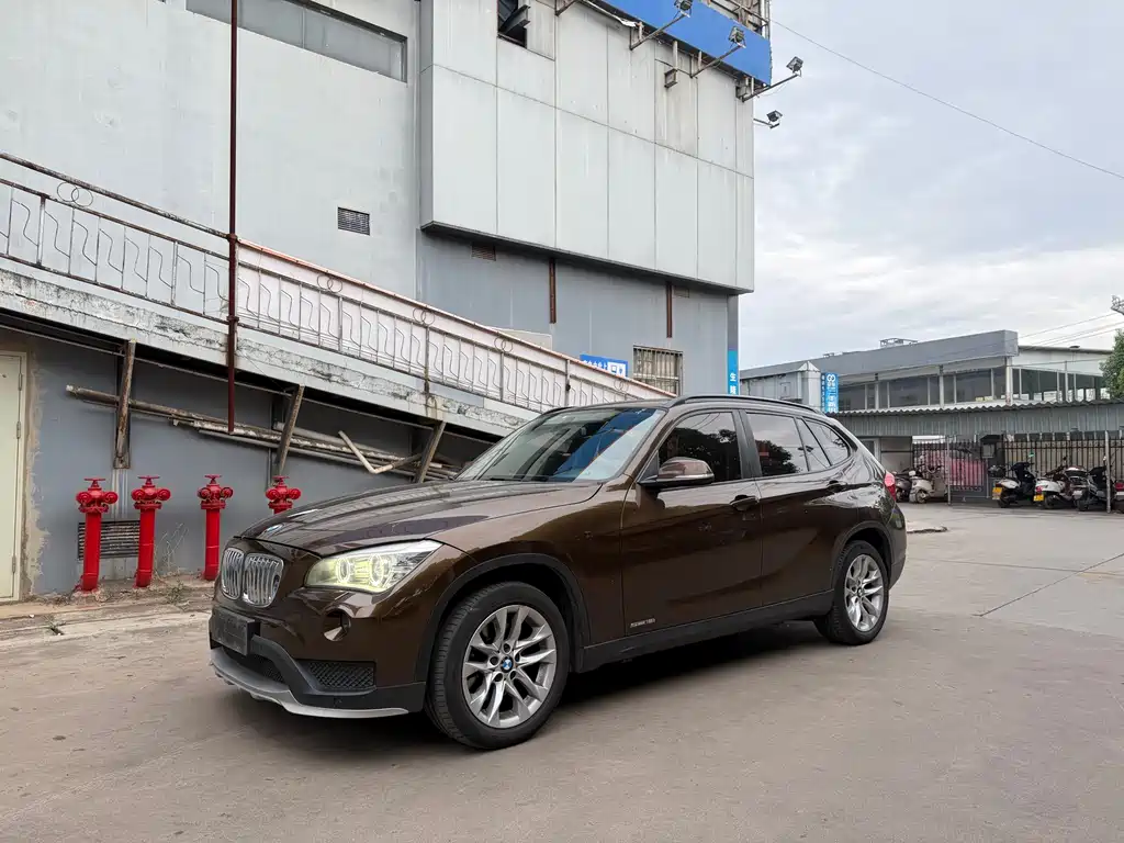 BMW X1 2015 — фото 1