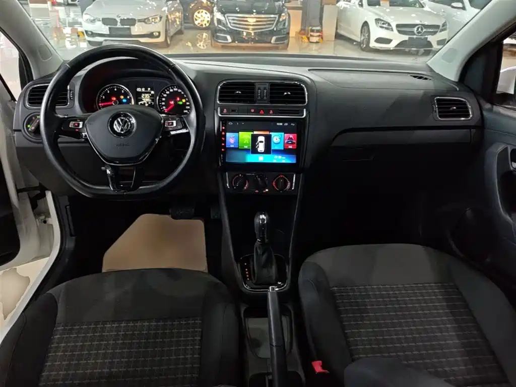 Volkswagen Polo 2018 — фото 10