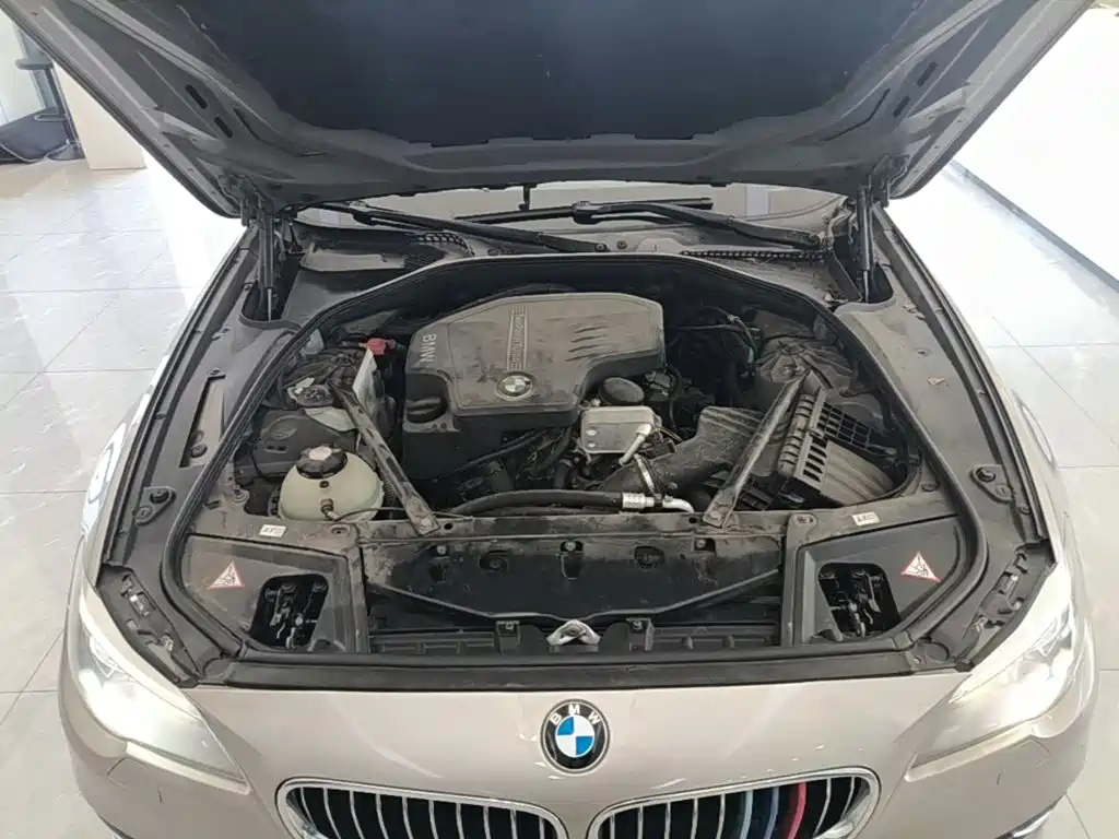BMW 5 Series 2016 — фото 20