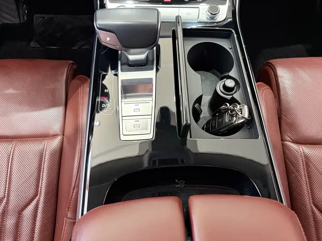 Audi A8 2020 — фото 16