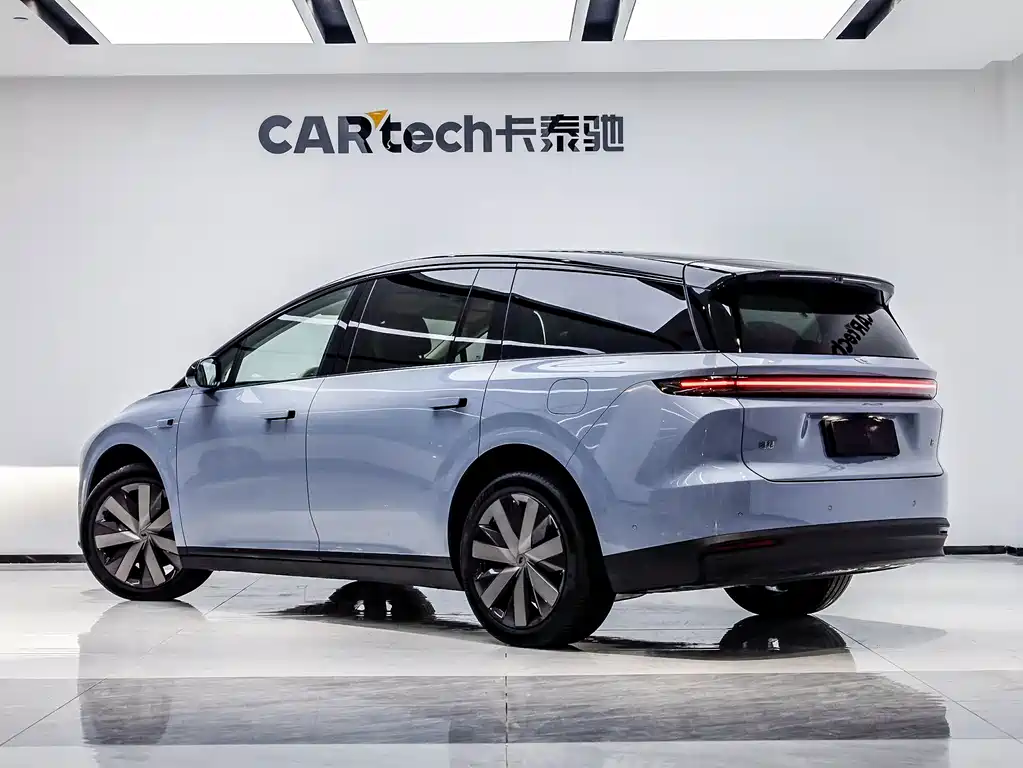 Li Auto i8 2025 — фото 10