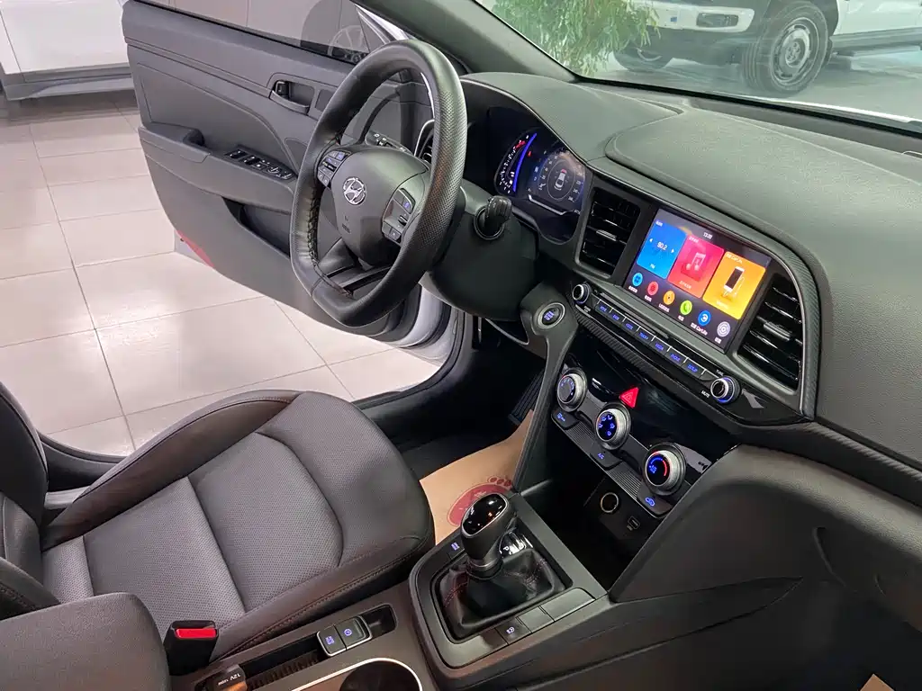 Hyundai Elantra 2020 — фото 19