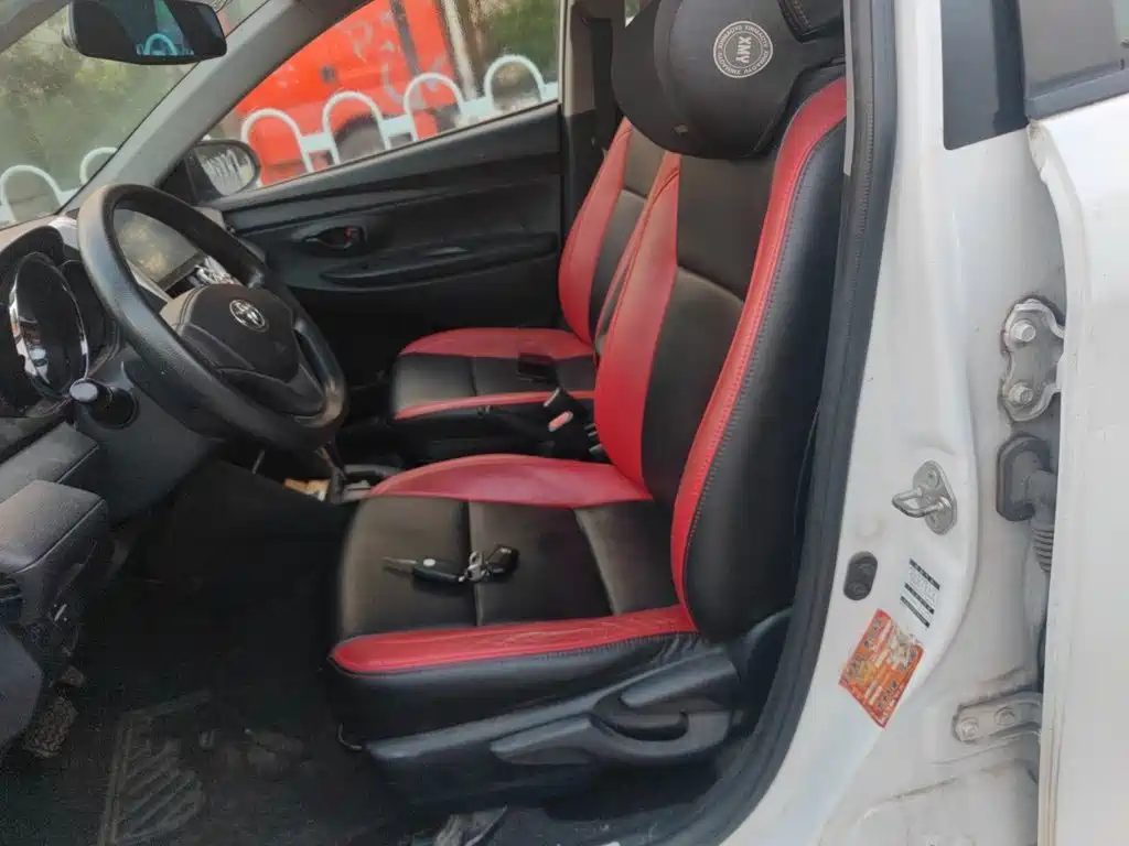 Toyota Yaris L 2017 — фото 8