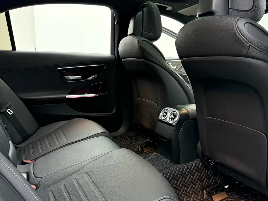 Mercedes-Benz C-Class 2022 — фото 17