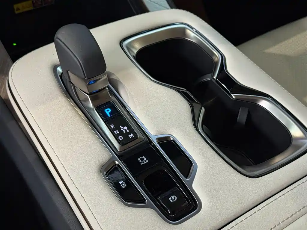 Lexus LM 2026 — фото 12