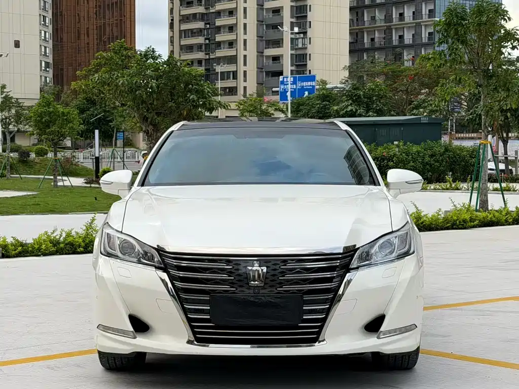 Toyota Crown 2018 — фото 2