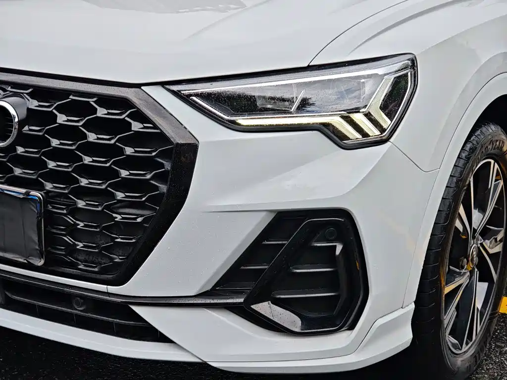 Audi Q3 Sportback 2023 — фото 9