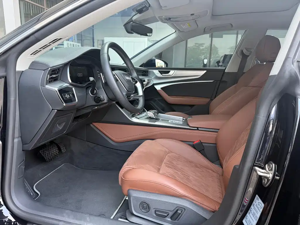 Audi A7L 2025