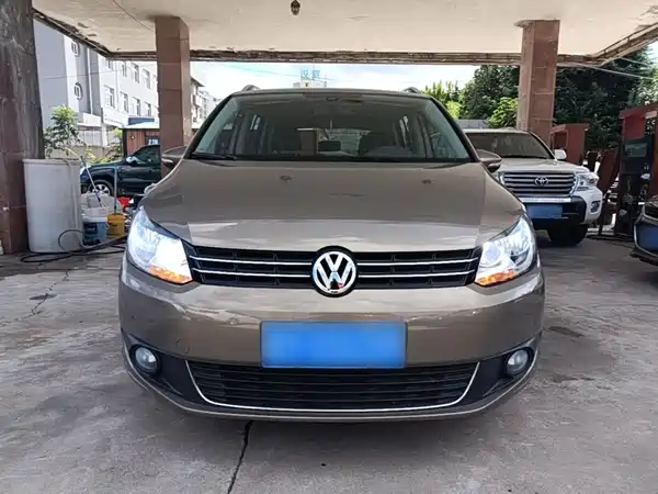 Volkswagen Touran 2015