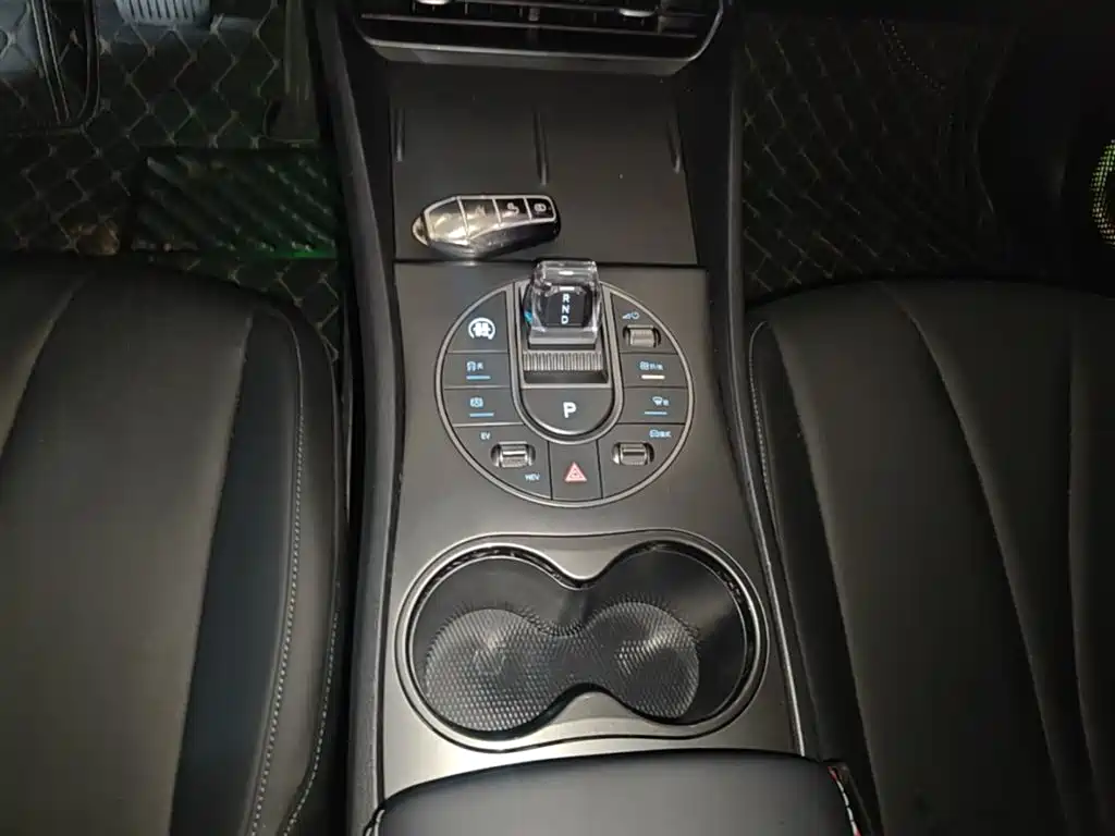 BYD Seal 05 DM-i 2025 — фото 14