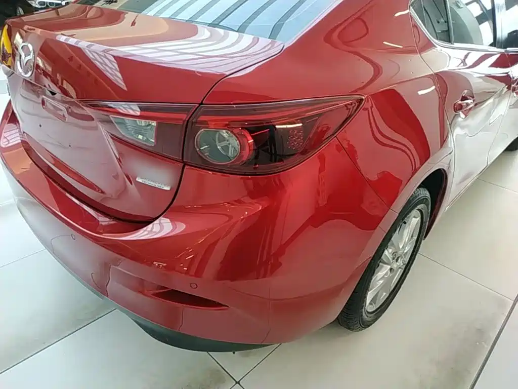 Mazda 3 Axela 2018 — фото 8