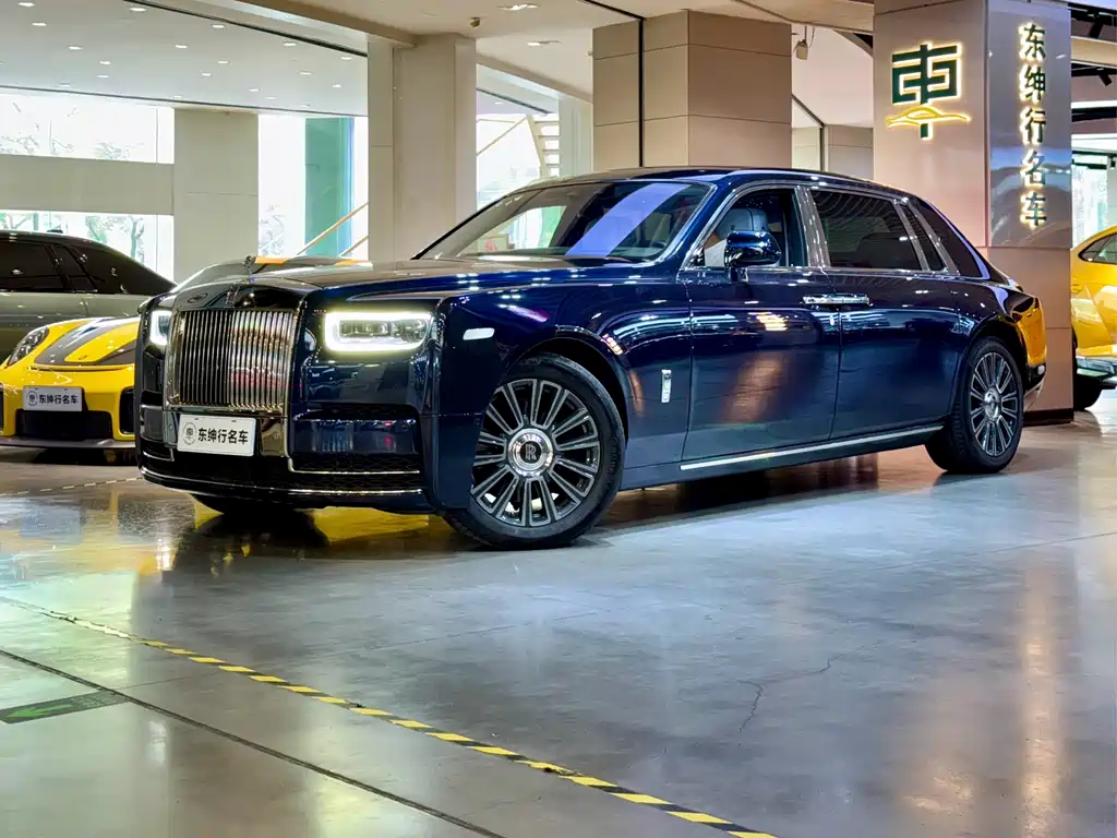 Rolls-Royce Phantom 2020 — фото 1