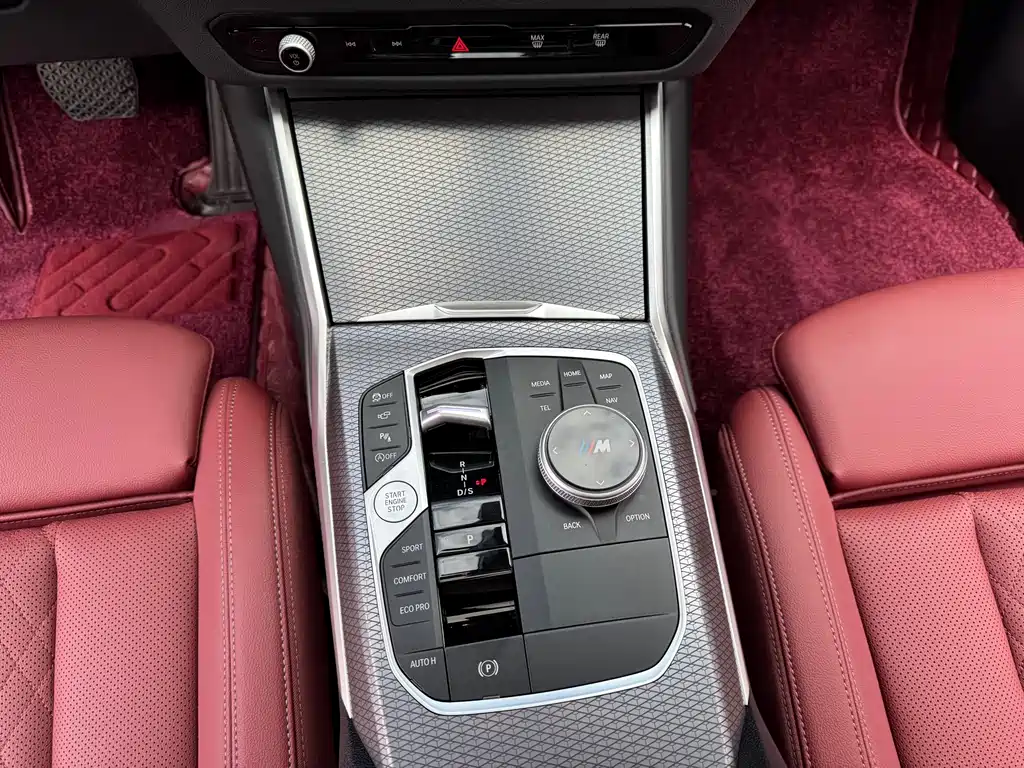 BMW 3 Series 2025 — фото 10