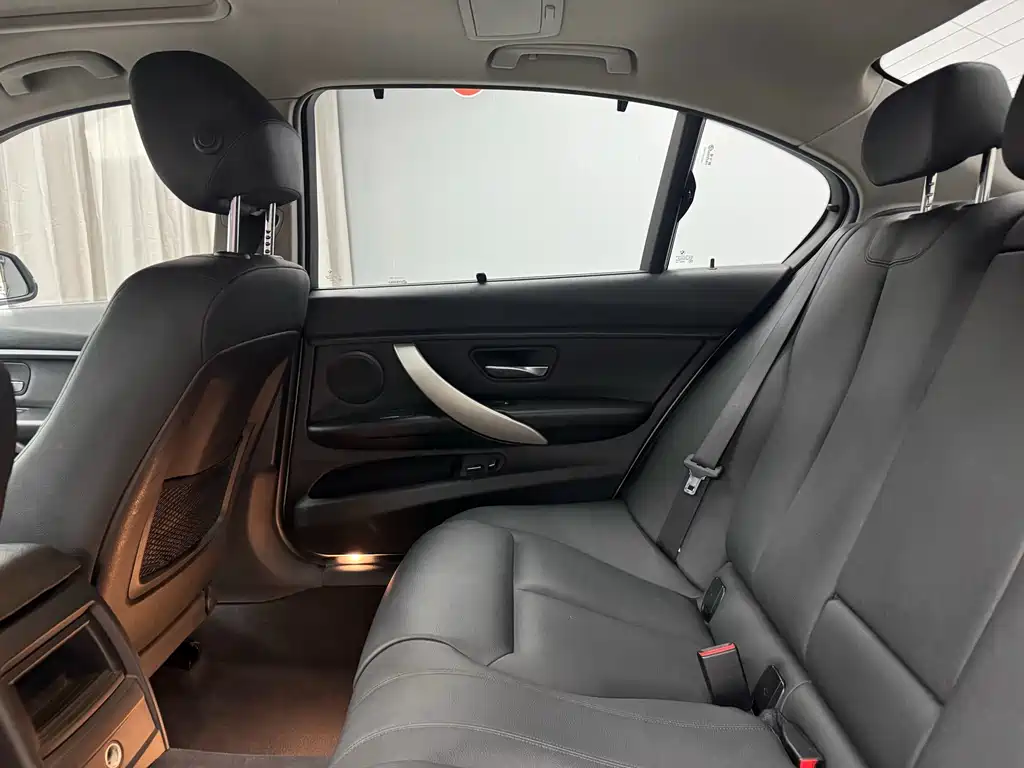BMW 3 Series 2015 — фото 13