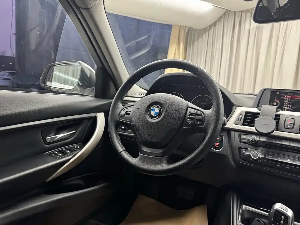 BMW 3 Series 2015 — фото 15