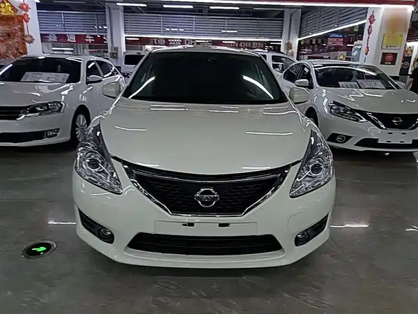 Nissan Tiida 2014