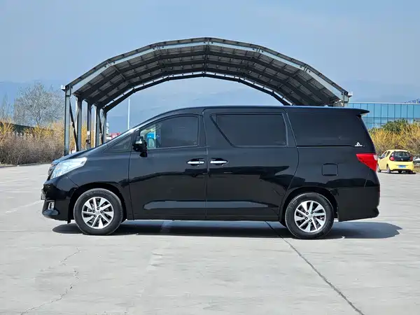 Toyota Alphard 2012