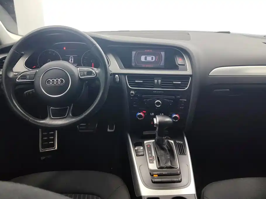 Audi A4L 2015 — фото 12