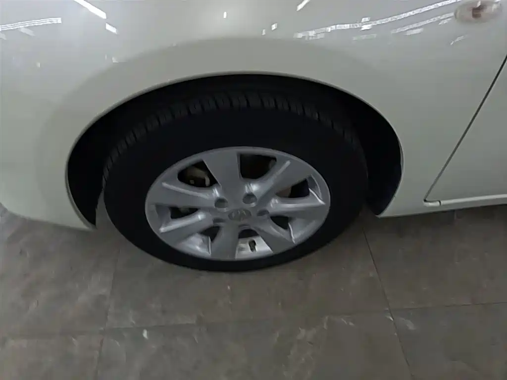 Nissan Tiida 2015 — фото 23
