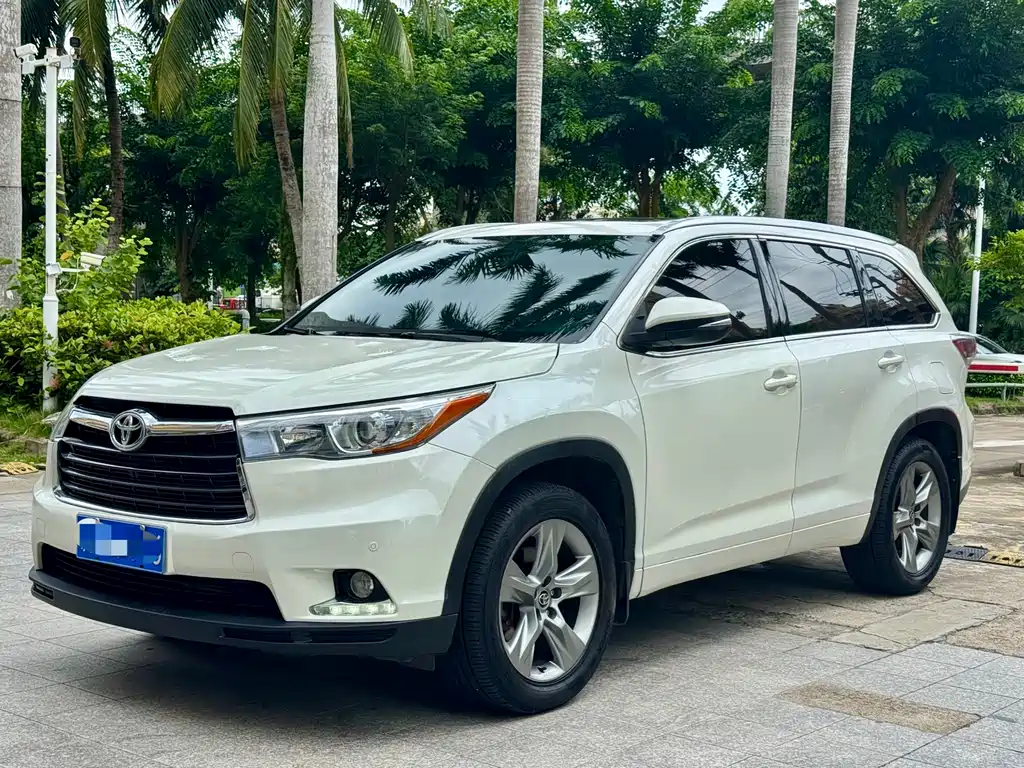 Toyota Highlander 2015 — фото 1
