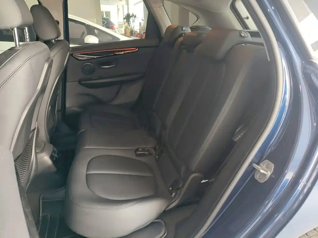 BMW 2 Series Station Wagon 2019 — фото 17