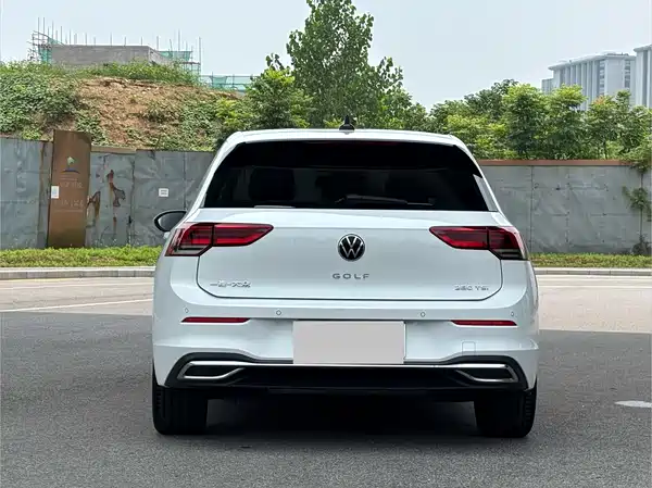 Volkswagen Golf 2021