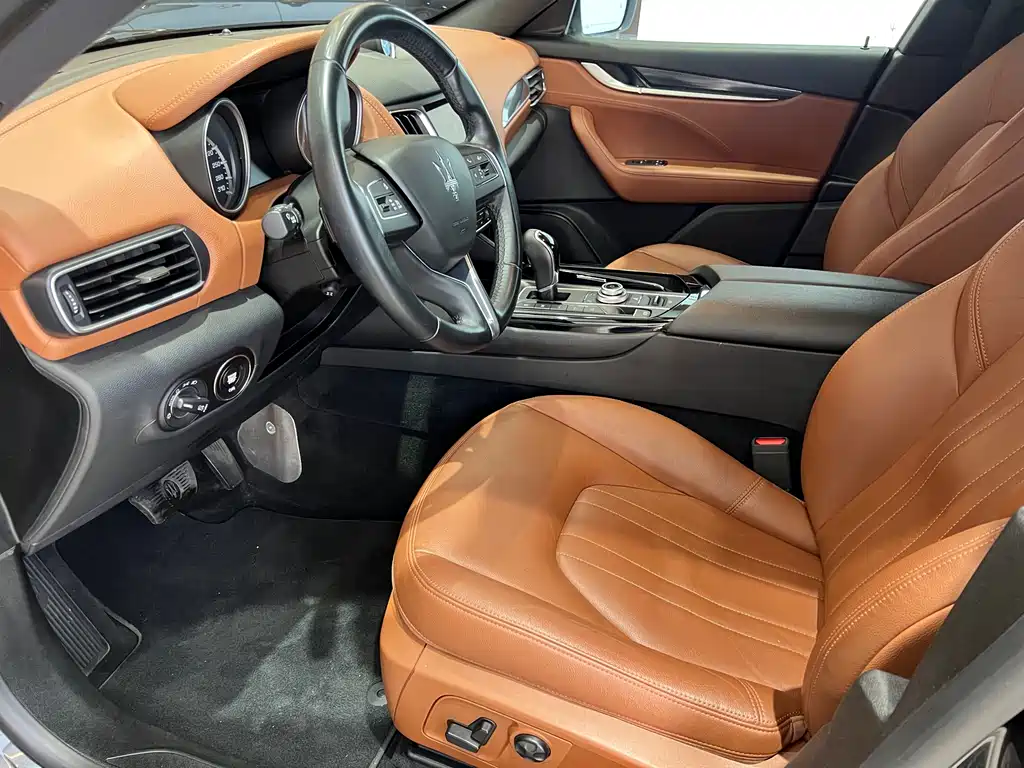 Maserati Levante 2019 — фото 10