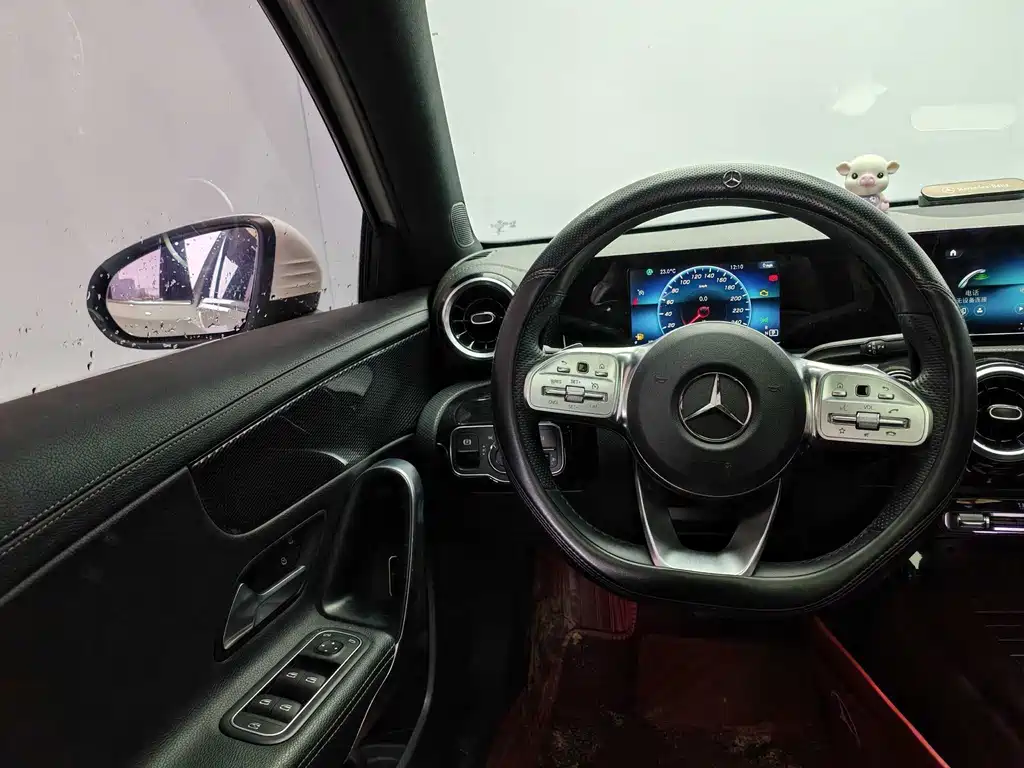 Mercedes-Benz A-Class 2019 — фото 9