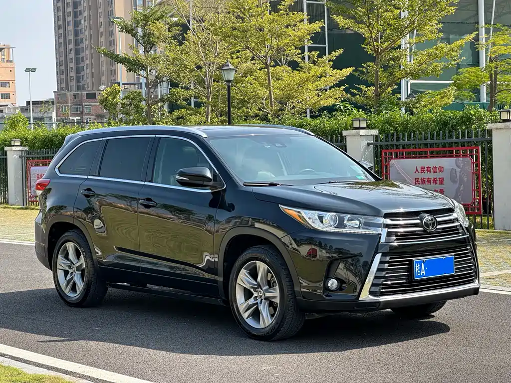 Toyota Highlander 2021