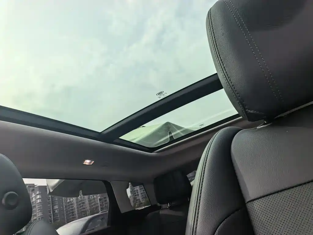 Land Rover Evoque 2022 — фото 11