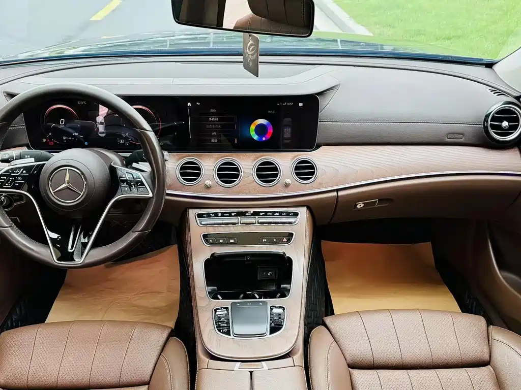 Mercedes-Benz E-Class 2023 — фото 9