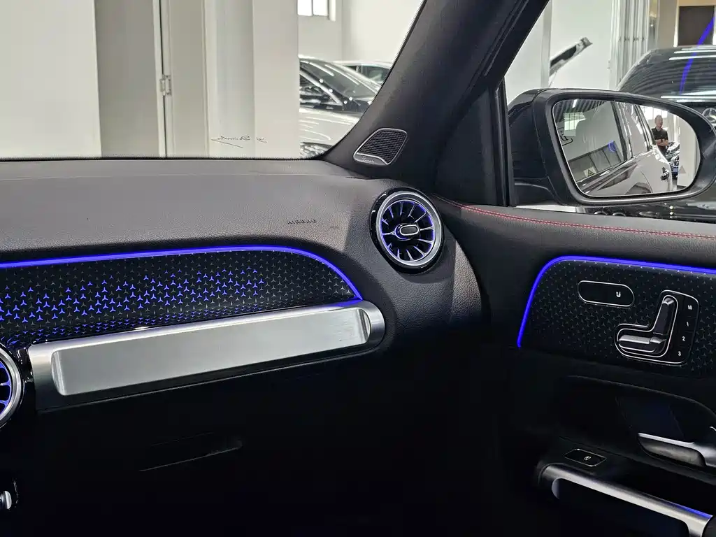 Mercedes-Benz GLB AMG 2025 — фото 8
