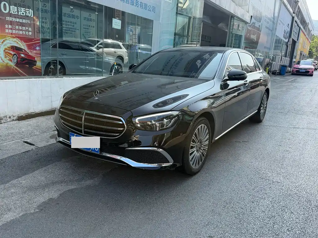 Mercedes-Benz E-Class 2023 — фото 1